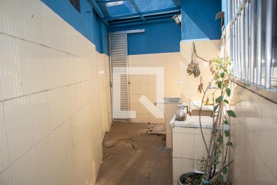 Área de Serviço de casa para alugar com 3 quartos, 240m² em Vila Isolina Mazzei, São Paulo
