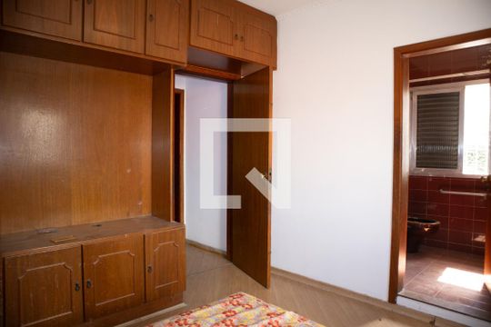 Quarto 1 de casa para alugar com 3 quartos, 240m² em Vila Isolina Mazzei, São Paulo