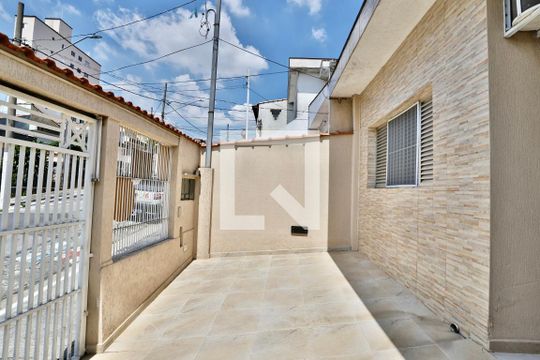 Garagem de casa à venda com 4 quartos, 170m² em Água Rasa, São Paulo