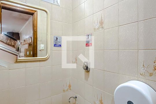 Banheiro da Garagem de casa à venda com 4 quartos, 358m² em Vila Formosa, São Paulo