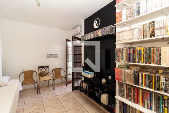 Quarto 3 de casa à venda com 4 quartos, 150m² em Chácara Seis de Outubro, São Paulo