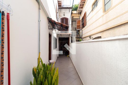 Corredor de casa à venda com 4 quartos, 150m² em Chácara Seis de Outubro, São Paulo
