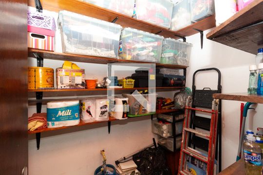 Despensa de casa à venda com 4 quartos, 150m² em Chácara Seis de Outubro, São Paulo