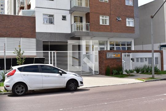 Fachada de apartamento para alugar com 1 quarto, 30m² em Guaíra, Curitiba