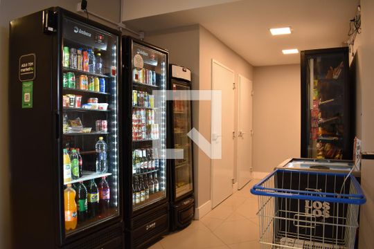 Área comum - Mercado de apartamento para alugar com 1 quarto, 30m² em Guaíra, Curitiba