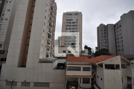 Vista do Quarto de apartamento para alugar com 1 quarto, 24m² em Vila Mazzei, São Paulo