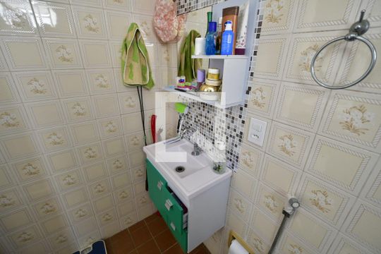 Banheiro de apartamento à venda com 1 quarto, 43m² em Botafogo, Campinas