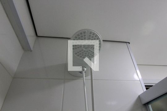 Chuveiro de kitnet/studio para alugar com 1 quarto, 28m² em Butantã, São Paulo