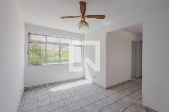 Sala de apartamento para alugar com 3 quartos, 66m² em Alto de Pinheiros, São Paulo