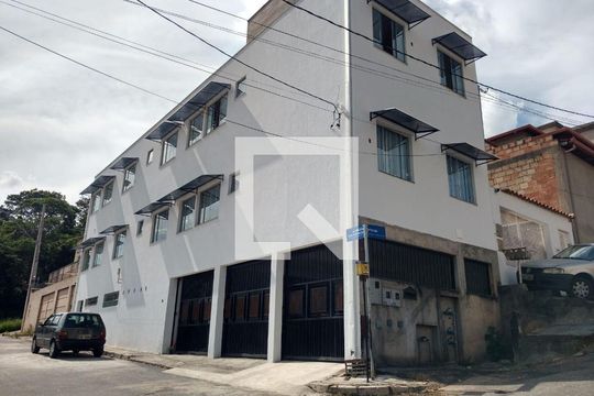 Casa à venda com 12 quartos, 300m² em Chácara Contagem, Contagem