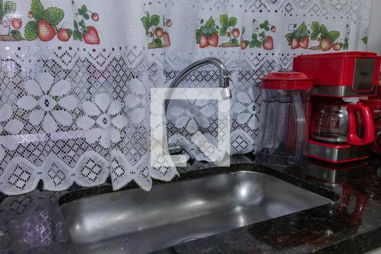 Cozinha de apartamento para alugar com 2 quartos, 48m² em Vila Prudente, São Paulo