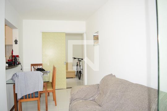 Sala de apartamento para alugar com 1 quarto, 70m² em Praia do Flamengo, Salvador
