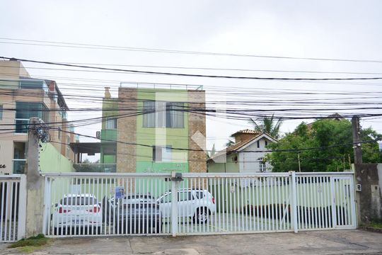 Fachada do condomínio de apartamento para alugar com 1 quarto, 70m² em Praia do Flamengo, Salvador
