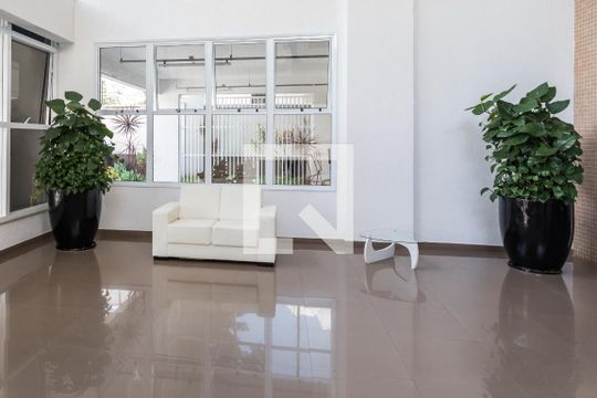 Hall de Entrada de apartamento para alugar com 1 quarto, 43m² em Vila Oliveira, Mogi das Cruzes