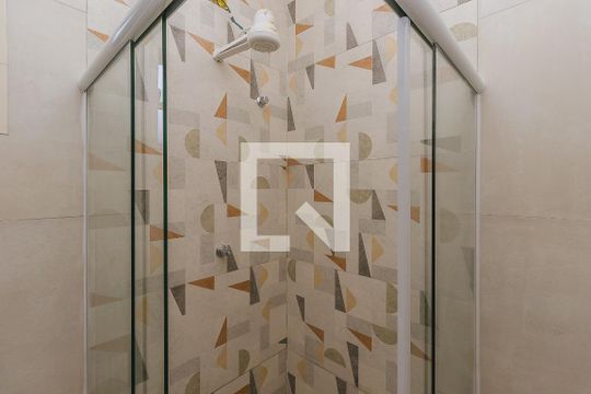Banheiro de kitnet/studio para alugar com 1 quarto, 18m² em Jardim Valparaiba, São José dos Campos