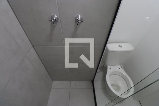 Banheiro de kitnet/studio à venda com 1 quarto, 30m² em Várzea da Barra Funda, São Paulo