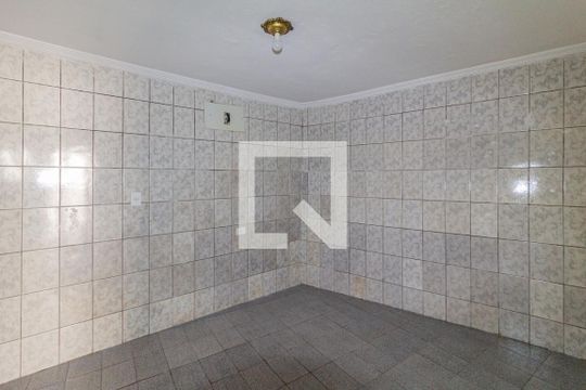 Quarto de casa para alugar com 1 quarto, 20m² em Ayrosa, Osasco