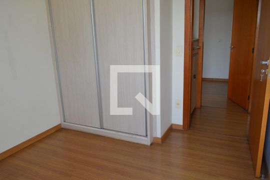 Quarto de apartamento à venda com 3 quartos, 119m² em Arvoredo, Contagem