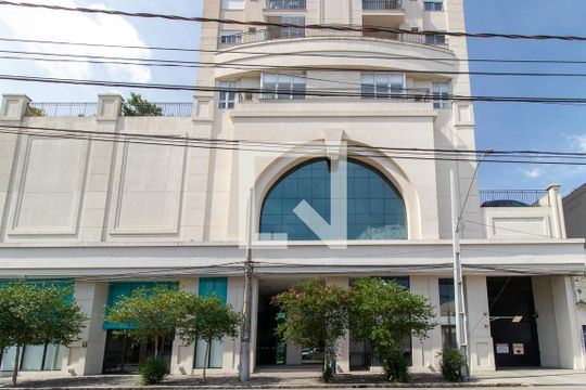 Fachada  de kitnet/studio para alugar com 1 quarto, 32m² em Centro, Curitiba