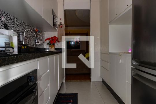 Cozinha de apartamento à venda com 2 quartos, 55m² em Jardim Alvorada, São Bernardo do Campo