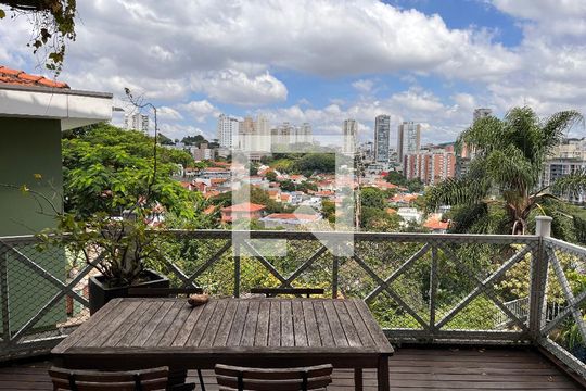 Varanda de casa à venda com 4 quartos, 460m² em Vila Romana, São Paulo