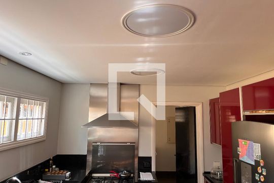 Cozinha de casa à venda com 4 quartos, 460m² em Vila Romana, São Paulo