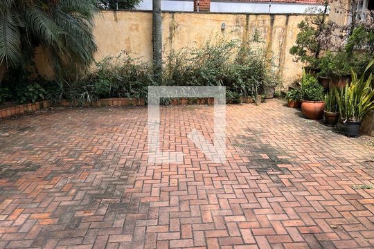 Fachada de casa à venda com 4 quartos, 460m² em Vila Romana, São Paulo