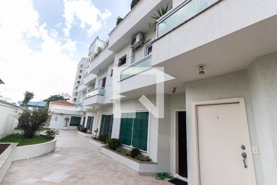 Fachada do bloco de casa de condomínio à venda com 3 quartos, 289m² em Jardim São Paulo, São Paulo