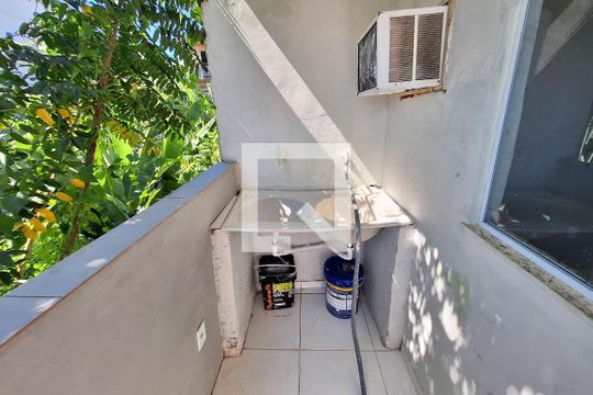 Área de Serviço de casa para alugar com 1 quarto, 70m² em Piratininga, Niterói