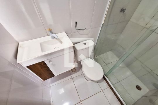 Banheiro de casa para alugar com 1 quarto, 70m² em Piratininga, Niterói
