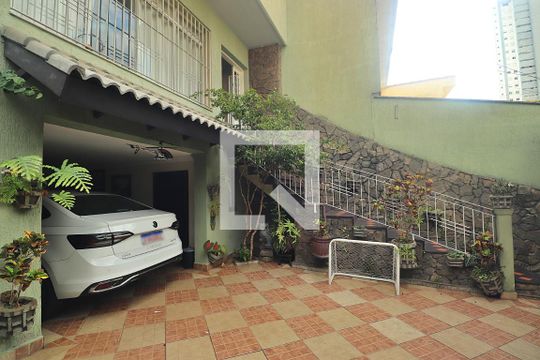 Garagem de casa à venda com 3 quartos, 350m² em Campestre, Santo André