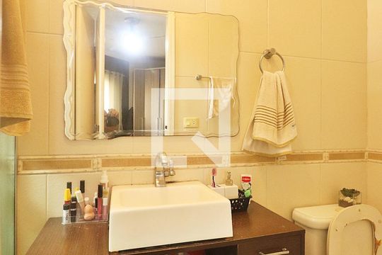 Suíte 1- Banheiro do Quarto 1 de casa à venda com 3 quartos, 350m² em Campestre, Santo André