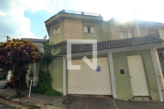 Fachada de casa à venda com 3 quartos, 350m² em Campestre, Santo André