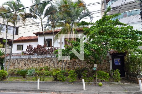 Fachada de casa para alugar com 7 quartos, 500m² em Recreio dos Bandeirantes, Rio de Janeiro