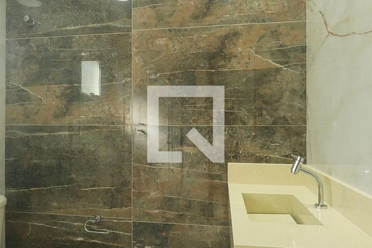 Suíte - Banheiro do Quarto 1 de apartamento à venda com 2 quartos, 77m² em Vila Metalurgica, Santo André