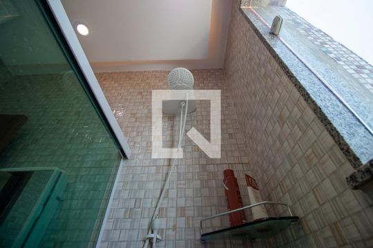 Banheiro de apartamento à venda com 1 quarto, 80m² em Vista Alegre, Rio de Janeiro