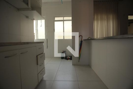 Cozinha de apartamento para alugar com 2 quartos, 50m² em Monsenhor Messias, Belo Horizonte