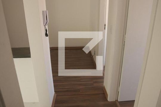 Corredor de apartamento para alugar com 2 quartos, 50m² em Monsenhor Messias, Belo Horizonte