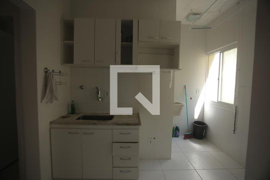 Cozinha de apartamento para alugar com 2 quartos, 50m² em Monsenhor Messias, Belo Horizonte