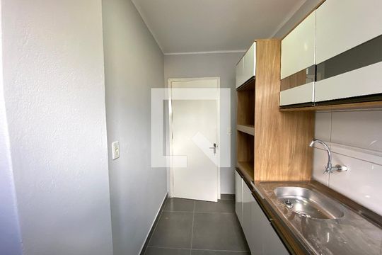 Cozinha de apartamento para alugar com 1 quarto, 33m² em Centro, São Leopoldo