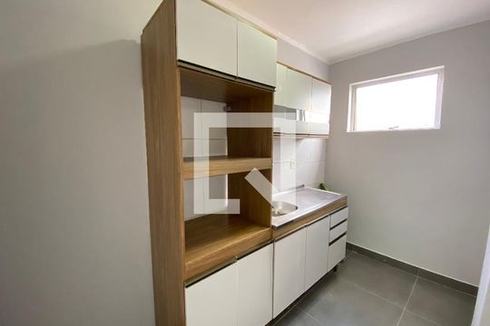 Cozinha de apartamento para alugar com 1 quarto, 33m² em Centro, São Leopoldo