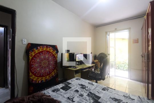 Quarto 1 de apartamento à venda com 2 quartos, 77m² em Navegantes, Porto Alegre