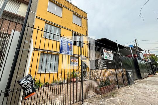 Fachada de apartamento à venda com 2 quartos, 77m² em Navegantes, Porto Alegre