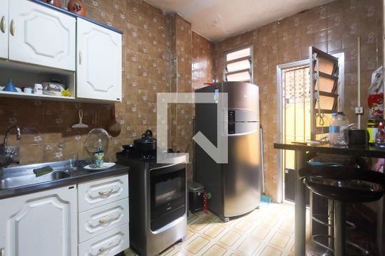 Cozinha de apartamento à venda com 2 quartos, 77m² em Navegantes, Porto Alegre