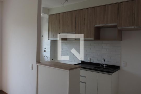 Cozinha de apartamento para alugar com 3 quartos, 55m² em Jardim Carlos Gomes, Jundiaí