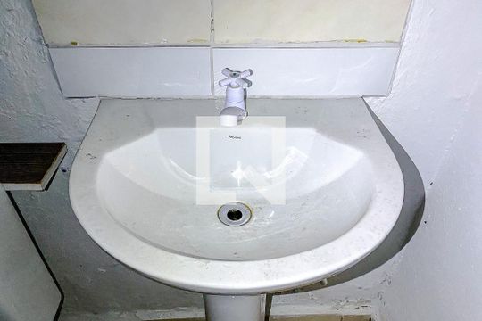 Banheiro (Sala 2) de casa à venda com 3 quartos, 250m² em Vila Formosa, São Paulo