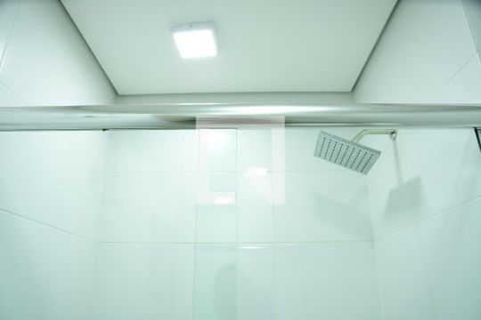 Banheiro de apartamento para alugar com 1 quarto, 24m² em Granja Viana, Cotia