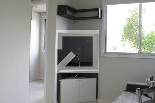 Sala de apartamento para alugar com 2 quartos, 44m² em Pinheirinho, Curitiba