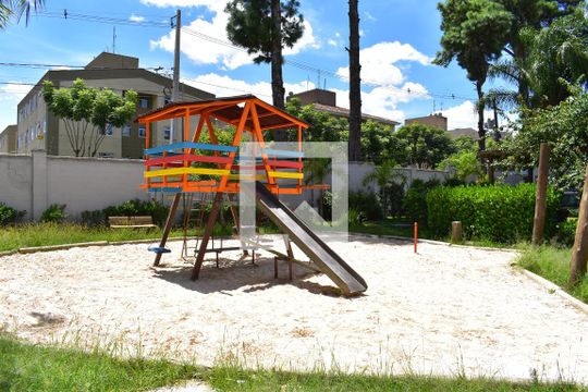 Área comum - Playground de apartamento para alugar com 2 quartos, 44m² em Pinheirinho, Curitiba