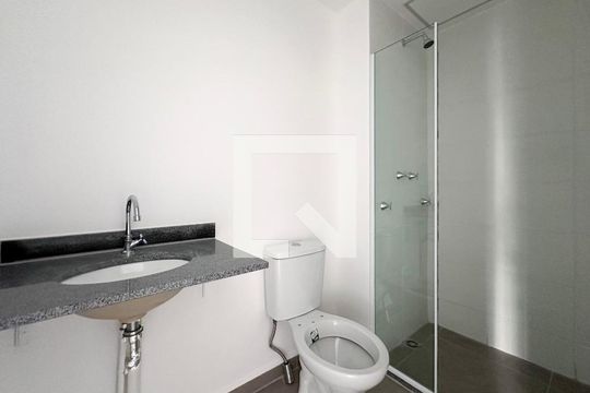 Banheiro de kitnet/studio à venda com 1 quarto, 24m² em Campo Belo, São Paulo